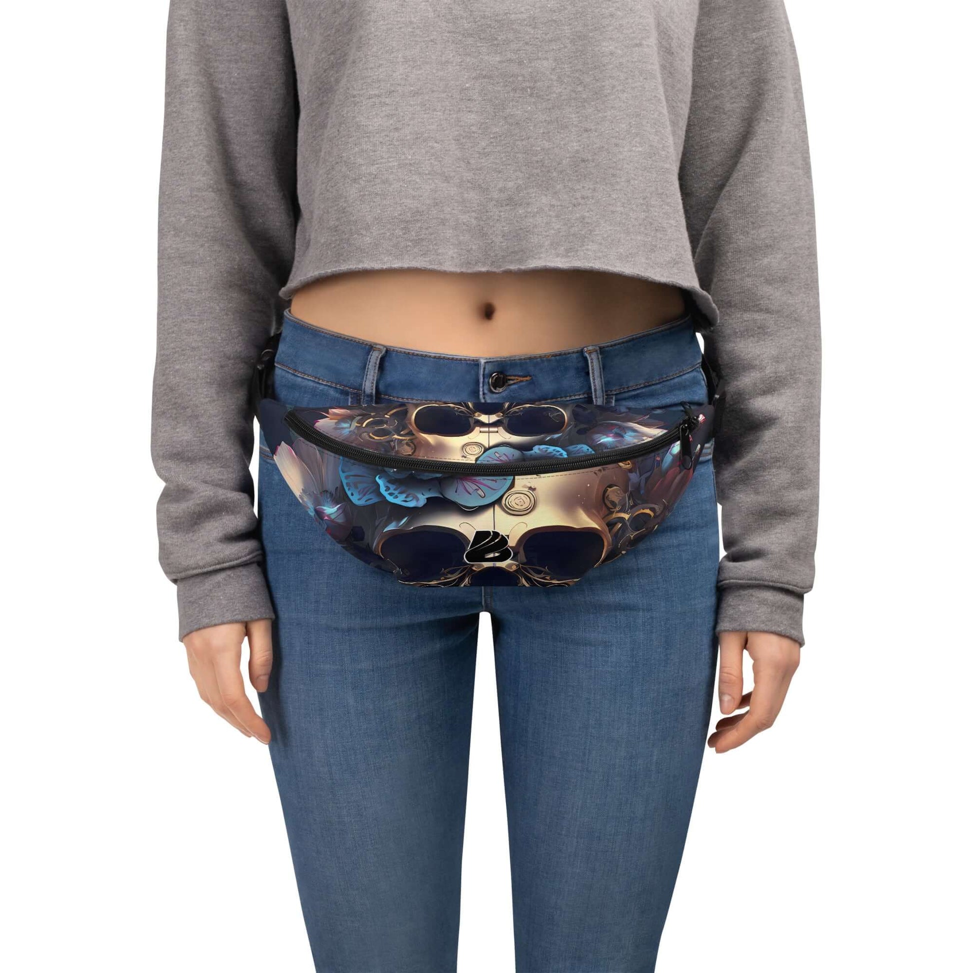 Close-up of person wearing Gürteltasche N°33, a stylish adjustable waist bag suitable for travel, festivals, and daily use.
