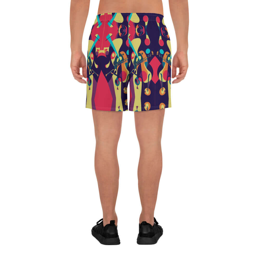 Recycelte Sport-Shorts für Herren N°3, bunte und abstrakte Design-Shorts, ideal für Fitness und Sport.