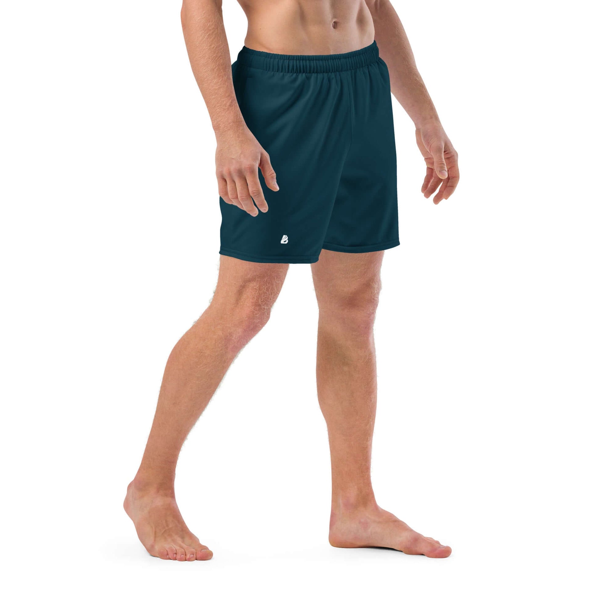 Model wearing Herren-Badehosen N°15, high-quality swim trunks with quick-dry, breathable fabric, and multiple pockets for summer.
