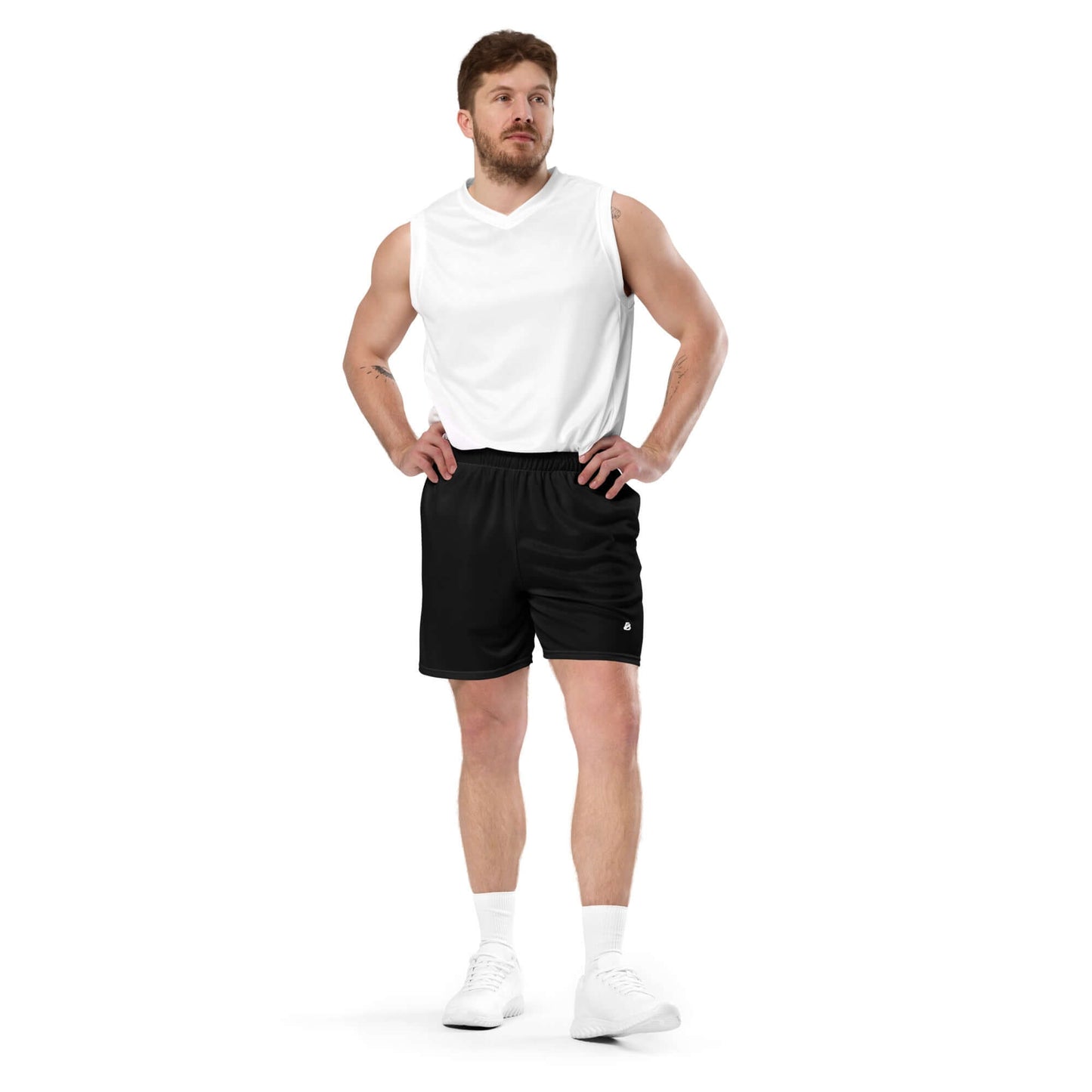 Unisex Mesh-Shorts N°0 in black, ideal for gym, shopping, and leisure, featuring recycled polyester fabric and moisture-wicking technology.