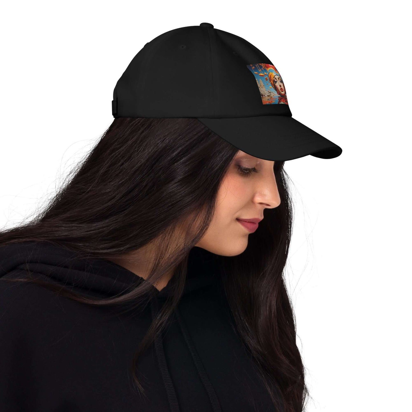 Woman wearing Dad-Hat N°0 in black with adjustable strap and curved visor, featuring casual style for all genders.