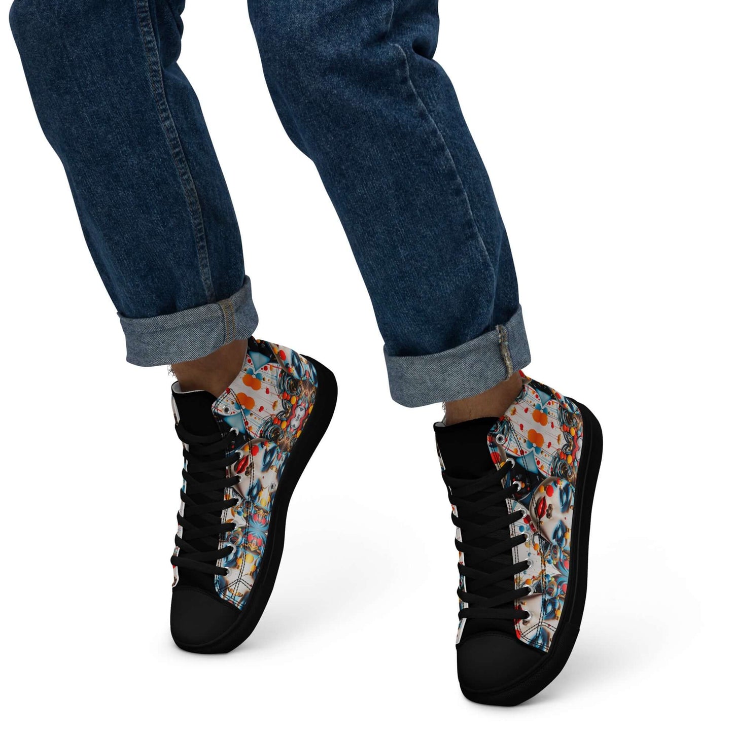 Person wearing High-Top Leinenschuhe für Herren N°9 with colorful canvas design