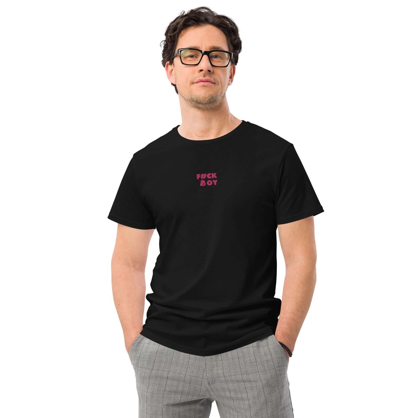 Man wearing Herren-T-Shirt aus Premium-Baumwolle N°2 with "HECK BOY" text, black color, classic fit.