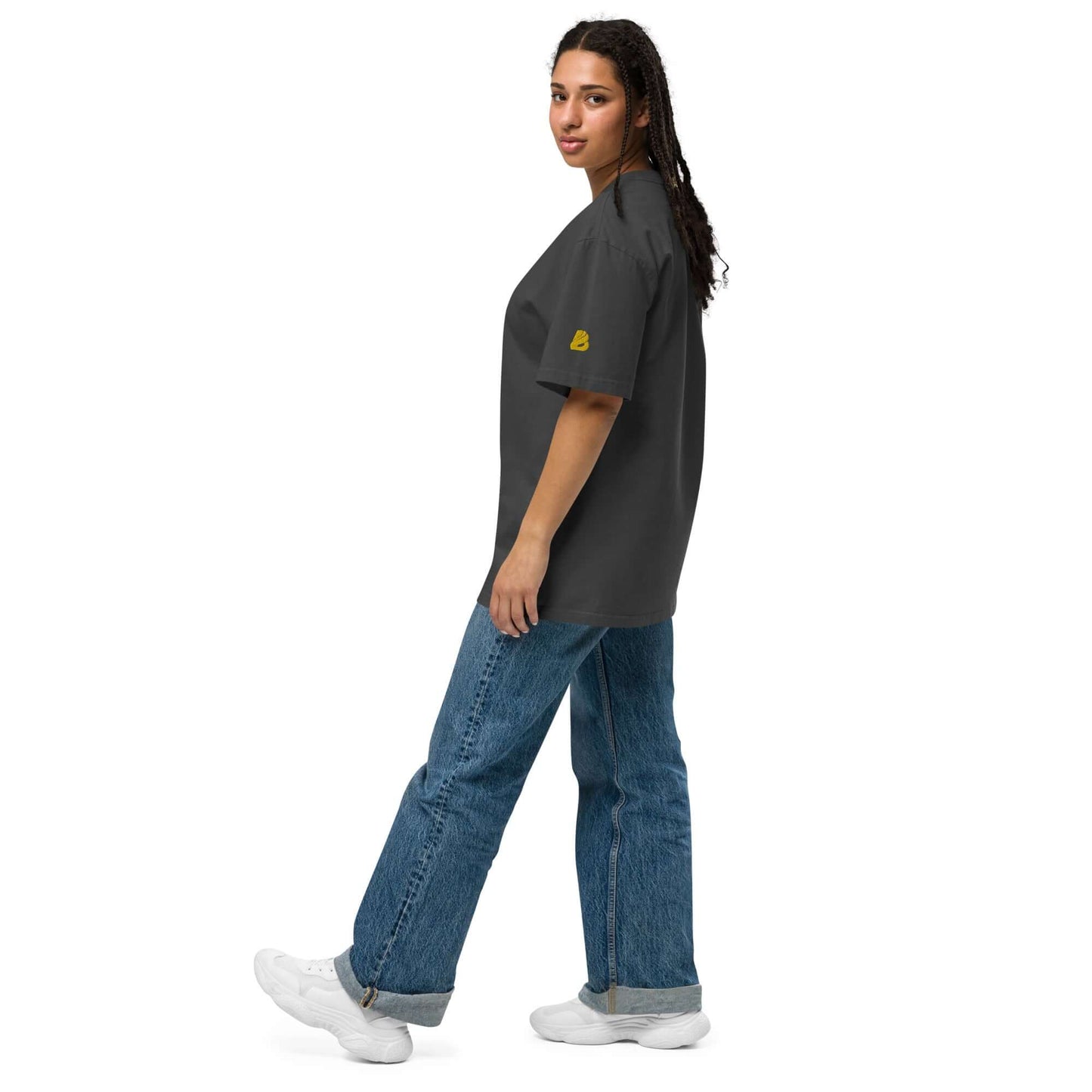 Oversized T-Shirt mit verwaschenem Look N°0, lockere Passform, kombiniert mit Jeans, moderne und nostalgische Mode