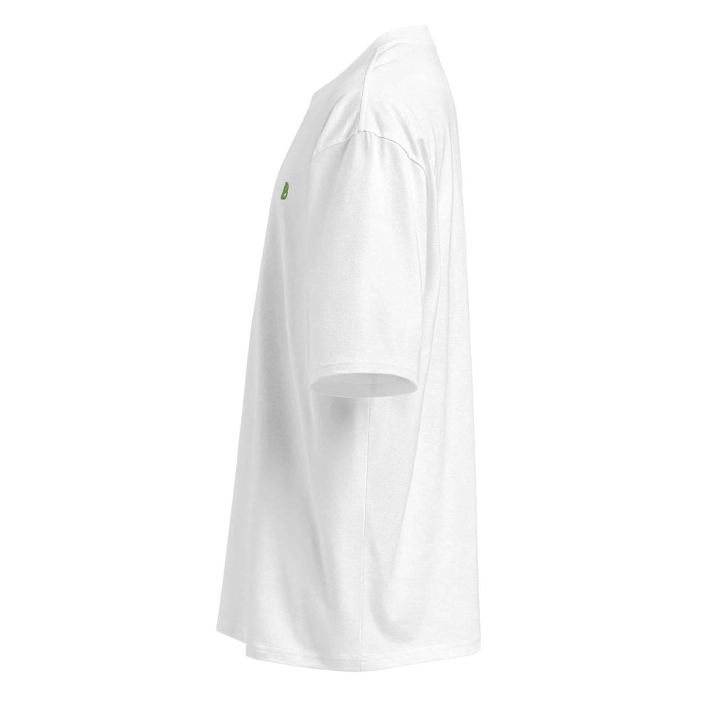 Schweres, oversized T-Shirt in Weiß mit grünem Logo, ideal für den urbanen Streetwear-Look.