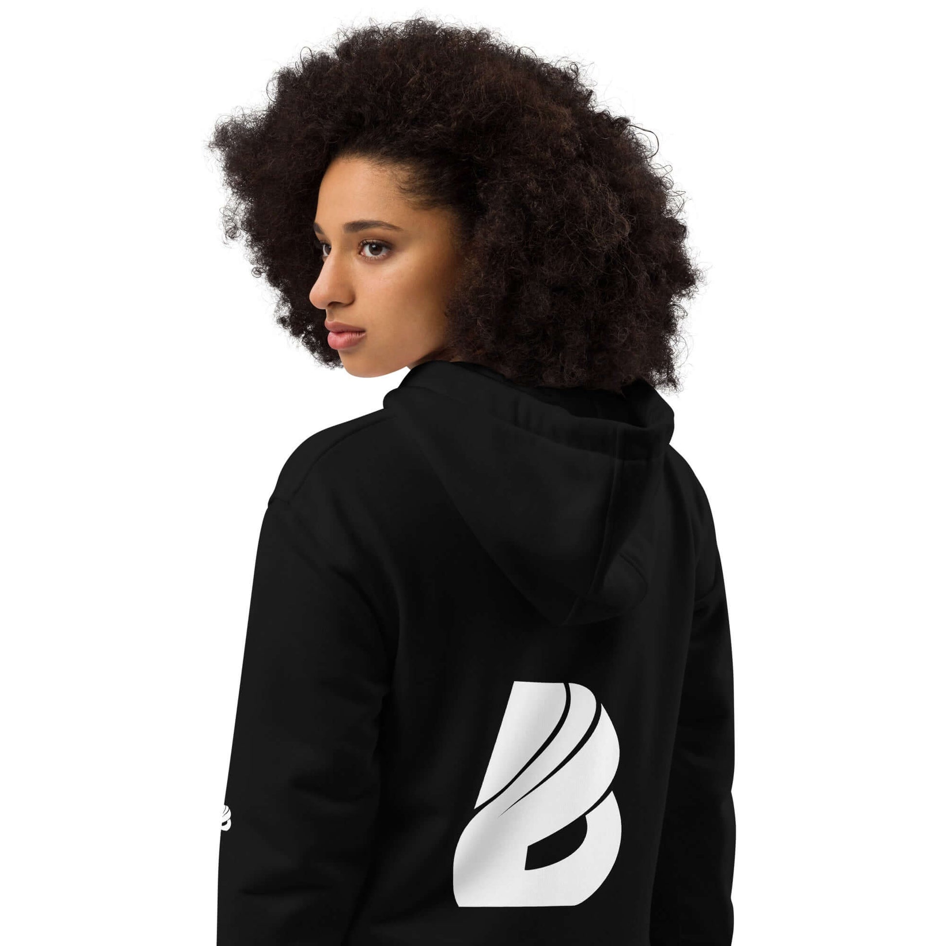 Person wearing black Hochwertiger Öko Kapuzenpullover N°14 with logo on back, made from bio and recycled materials.