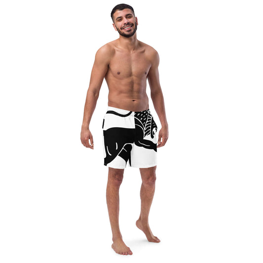 Man wearing stylish Recycelte Schwimmshorts with quick-dry fabric and breathable design, featuring multiple pockets and silky lining.