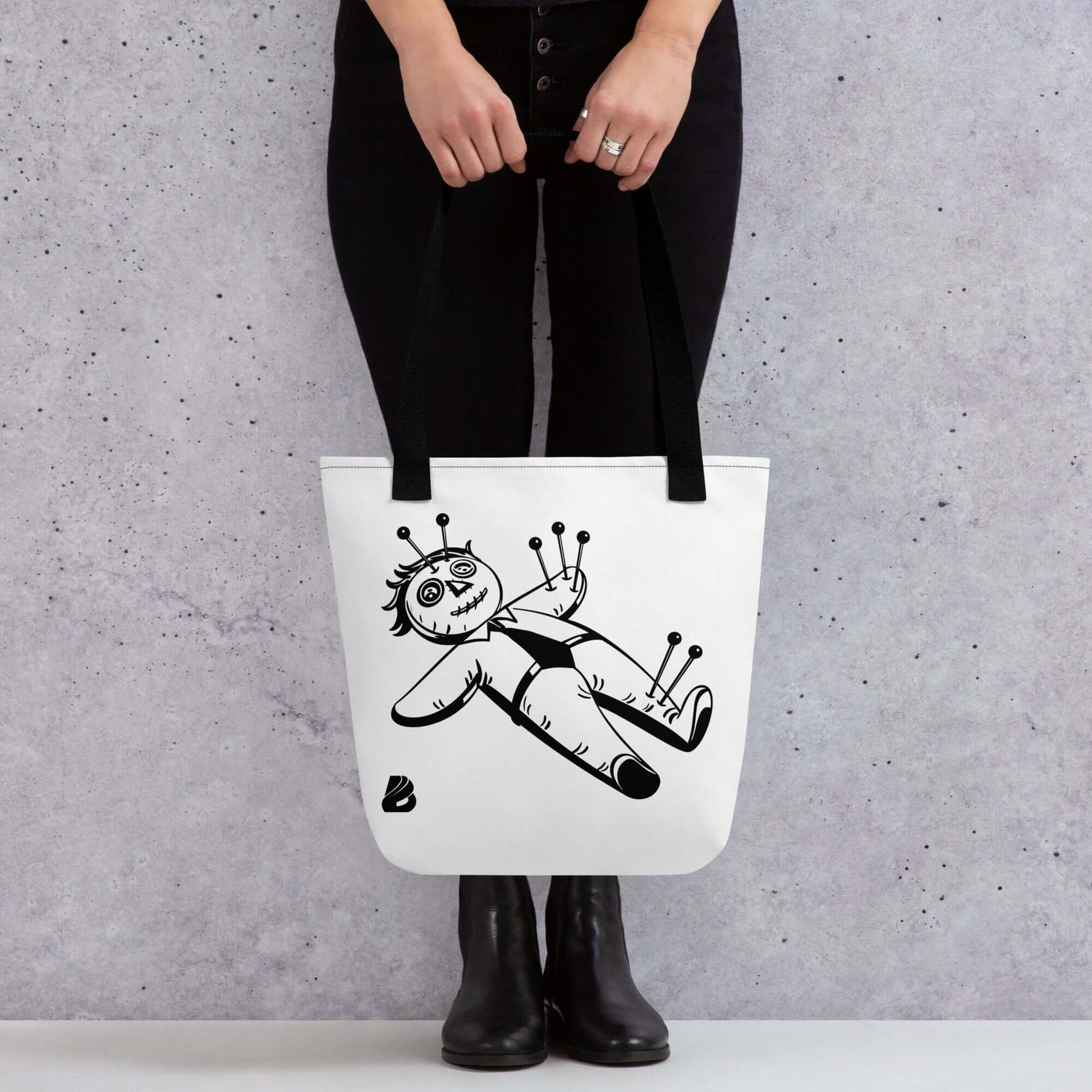 Stoffbeutel with unique design held by person, roomy 39×39 cm size, ideal for carrying essentials, 20 kg load capacity, polyester material