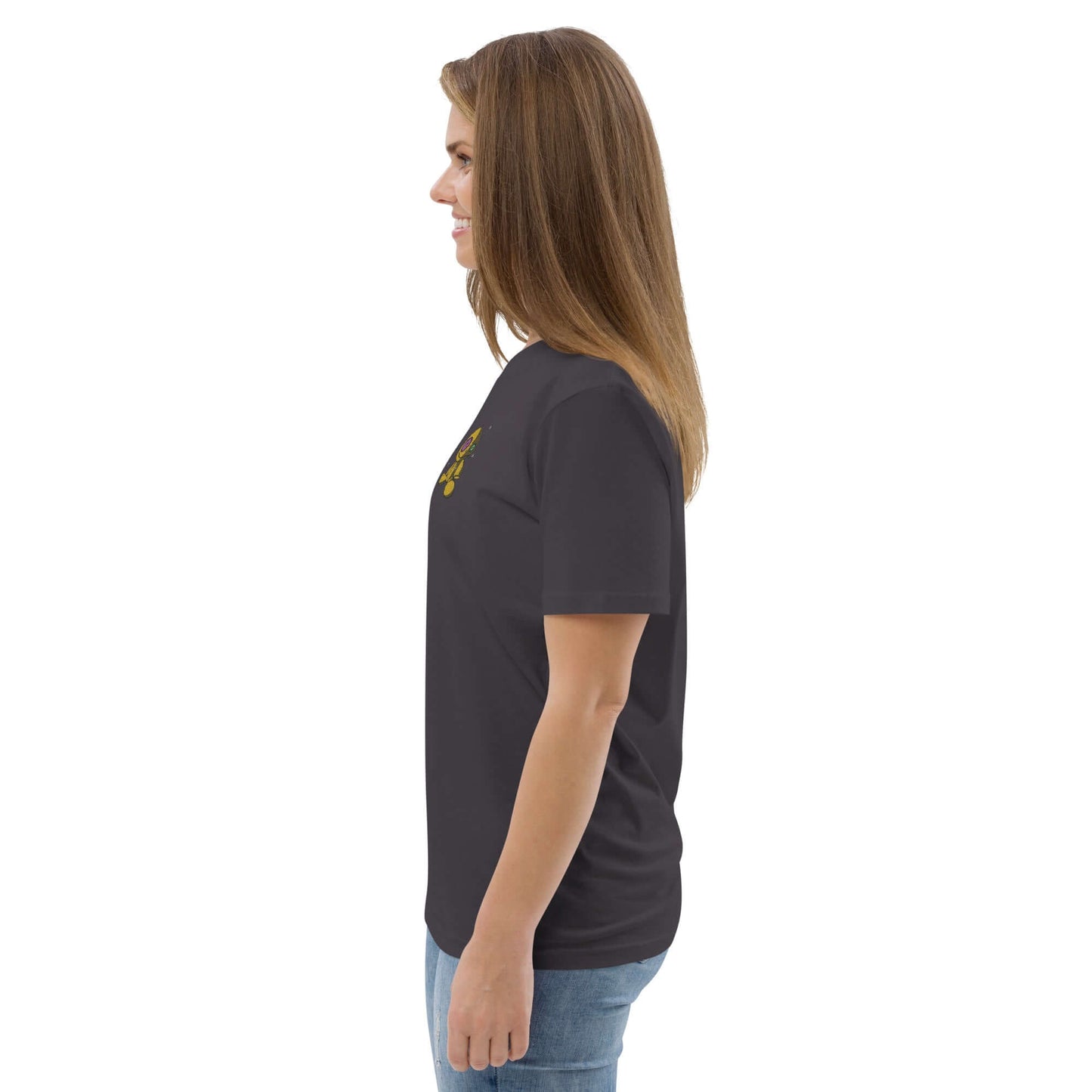 Model wearing Unisex-Bio-Baumwoll-T-Shirt N°1 made from organic cotton side profile view.