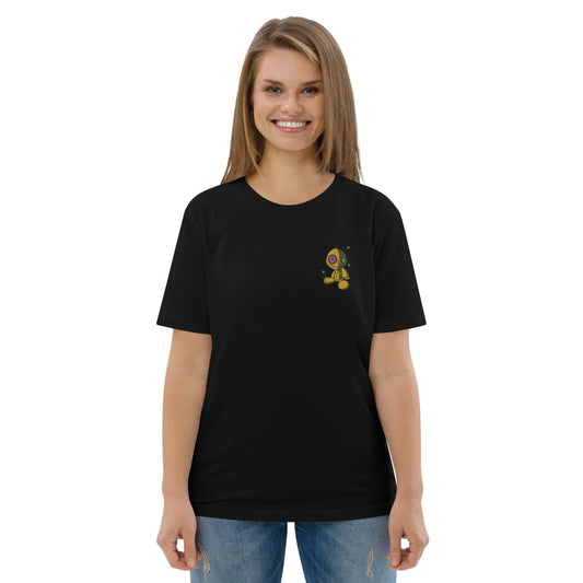 Person wearing Unisex-Bio-Baumwoll-T-Shirt N°1 made of 100% organic cotton, showcasing eco-friendly fashion and comfort.