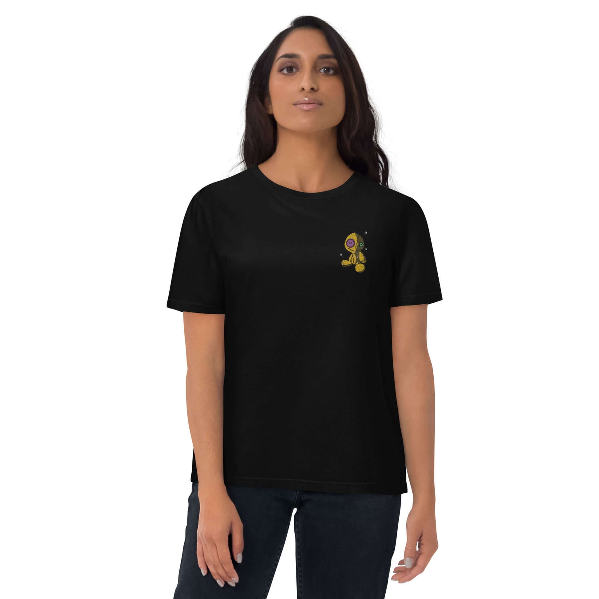 Model wearing black Unisex-Bio-Baumwoll-T-Shirt N°1 made of 100% organic cotton, featuring ribbed collar and double stitching.