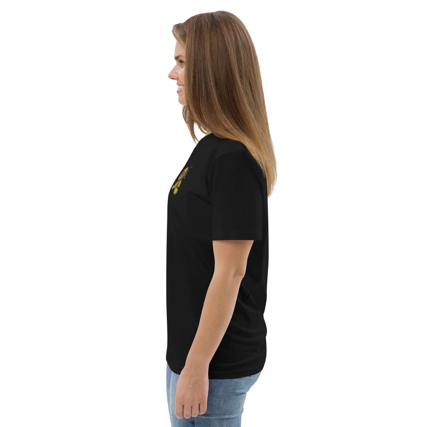 Side view of a model wearing a black Unisex-Bio-Baumwoll-T-Shirt N°1 made from organic cotton.