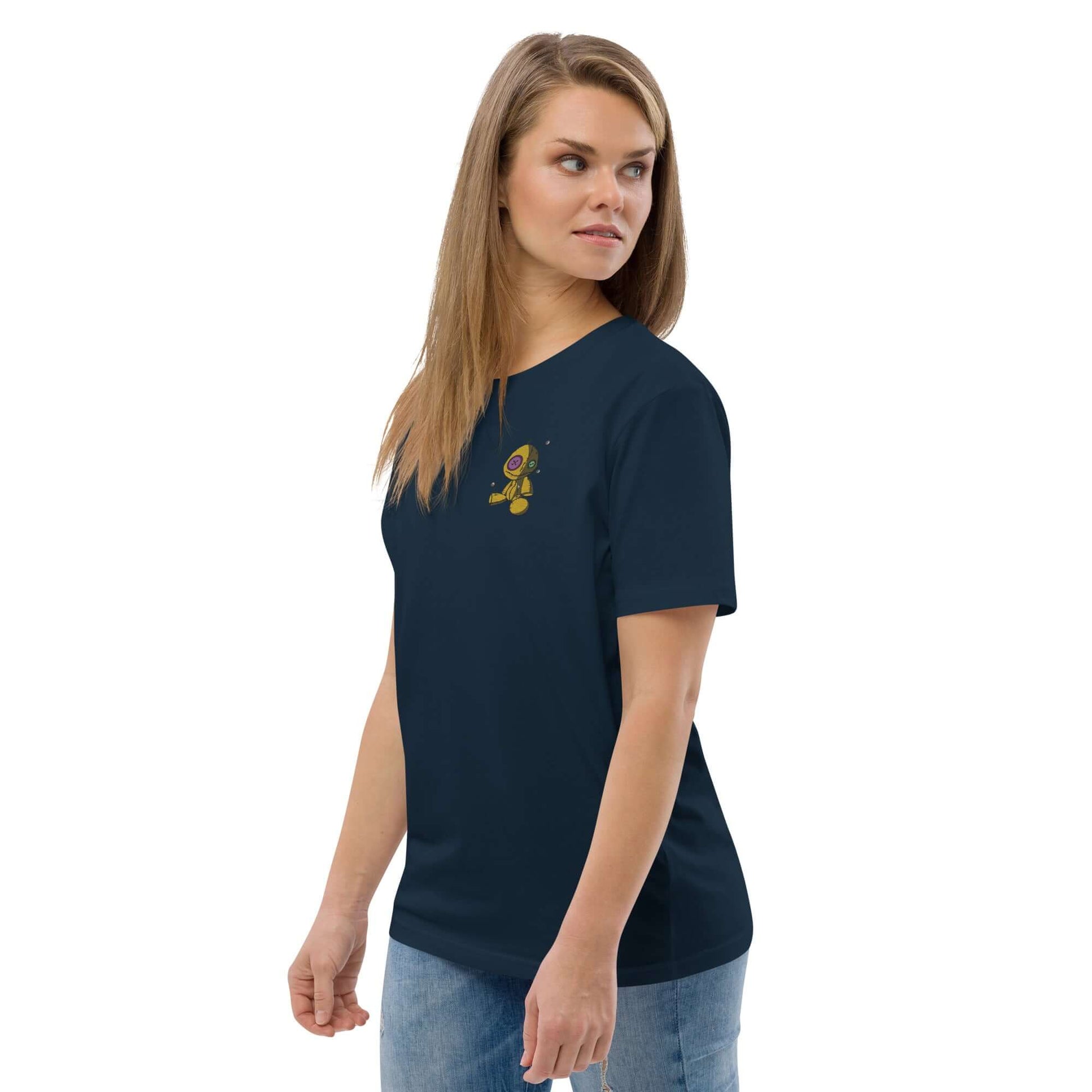 Model wearing Unisex-Bio-Baumwoll-T-Shirt N°1 in navy blue, organic cotton, ring-spun. Sustainable fashion, medium-fit, eco-friendly choice.