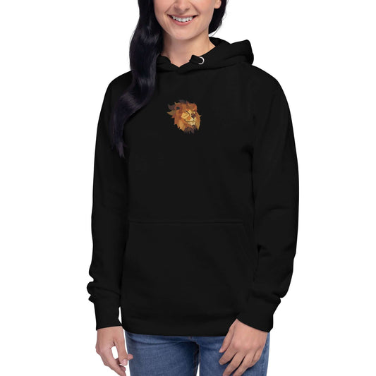 Person wearing Unisex-Kapuzenpullover N°48 with lion design, black hoodie, kangaroo pocket, suitable for cool evenings.