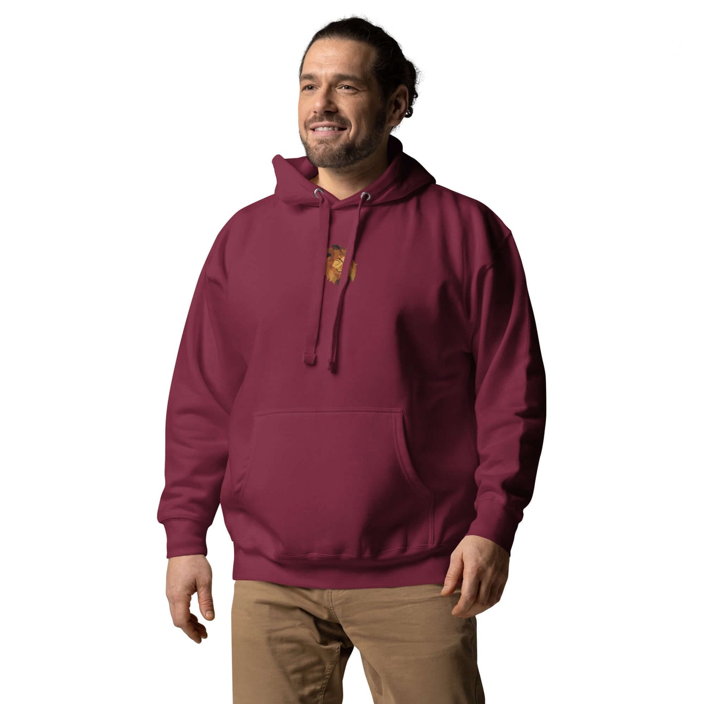 Unisex-Kapuzenpullover N°48 in burgundy with kangaroo pocket and hood worn by model, made of cotton and polyester blend fabric.