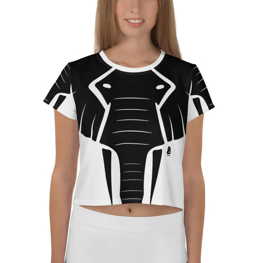 Model wearing Allover-Crop-T-Shirt N°0 with elephant print design in black and white