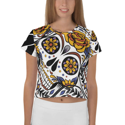 Allover-Crop-T-Shirt N°4 with vibrant, artistic skull design on a woman.