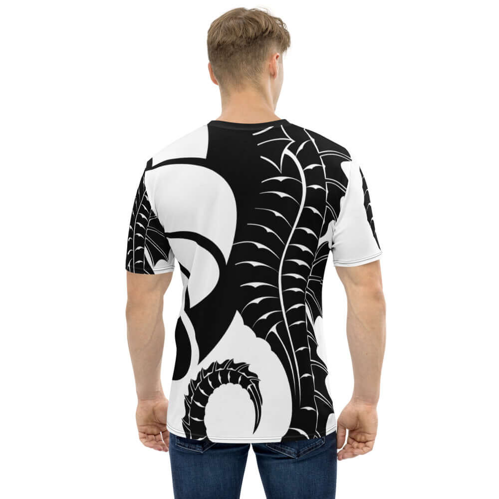 Herren-T-Shirt N°13 with black and white abstract design, rear view, showcasing premium knit jersey with four-way stretch for ultimate comfort.