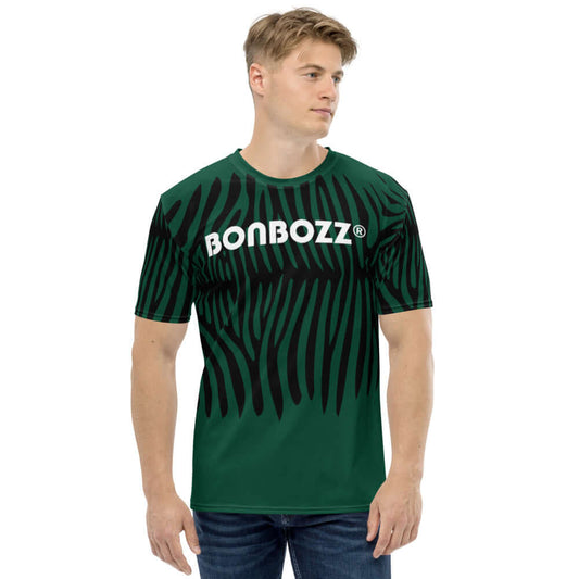 Mann trägt grünes Herren-T-Shirt N°1 mit schwarz-weißem Muster, super bequem, Baumwoll-Polyester-Jersey, Vier-Wege-Stretch