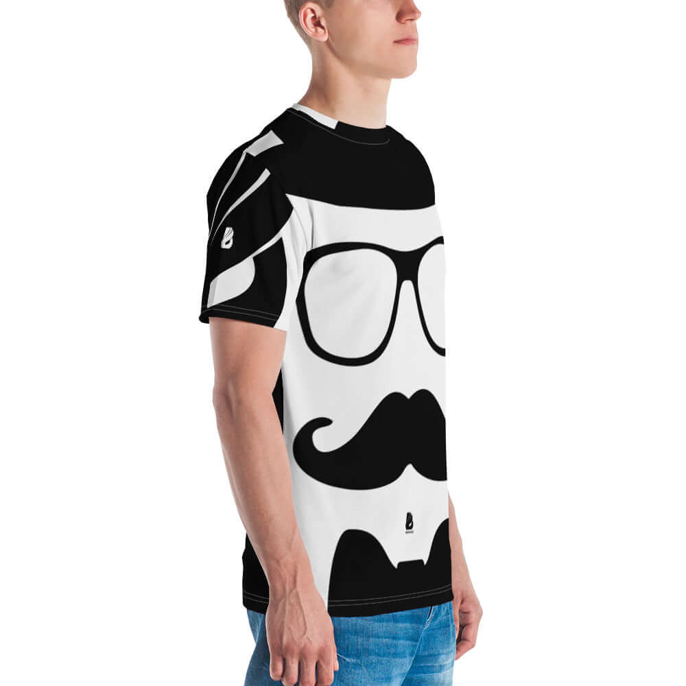 Herren-T-Shirt N°3 featuring a stylish mustache and glasses design, made from durable cotton-polyester jersey with four-way stretch.