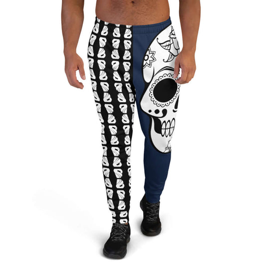 Herren-Jogginghose N°7 with skull and mask design, perfect for training and lounging; polyester-cotton blend for comfort.