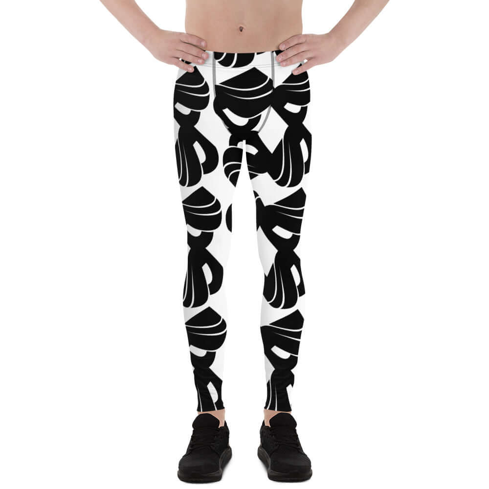Herren-Leggings N°5 in black and white abstract pattern worn by a model, featuring soft and stretchy fabric for versatile activities.