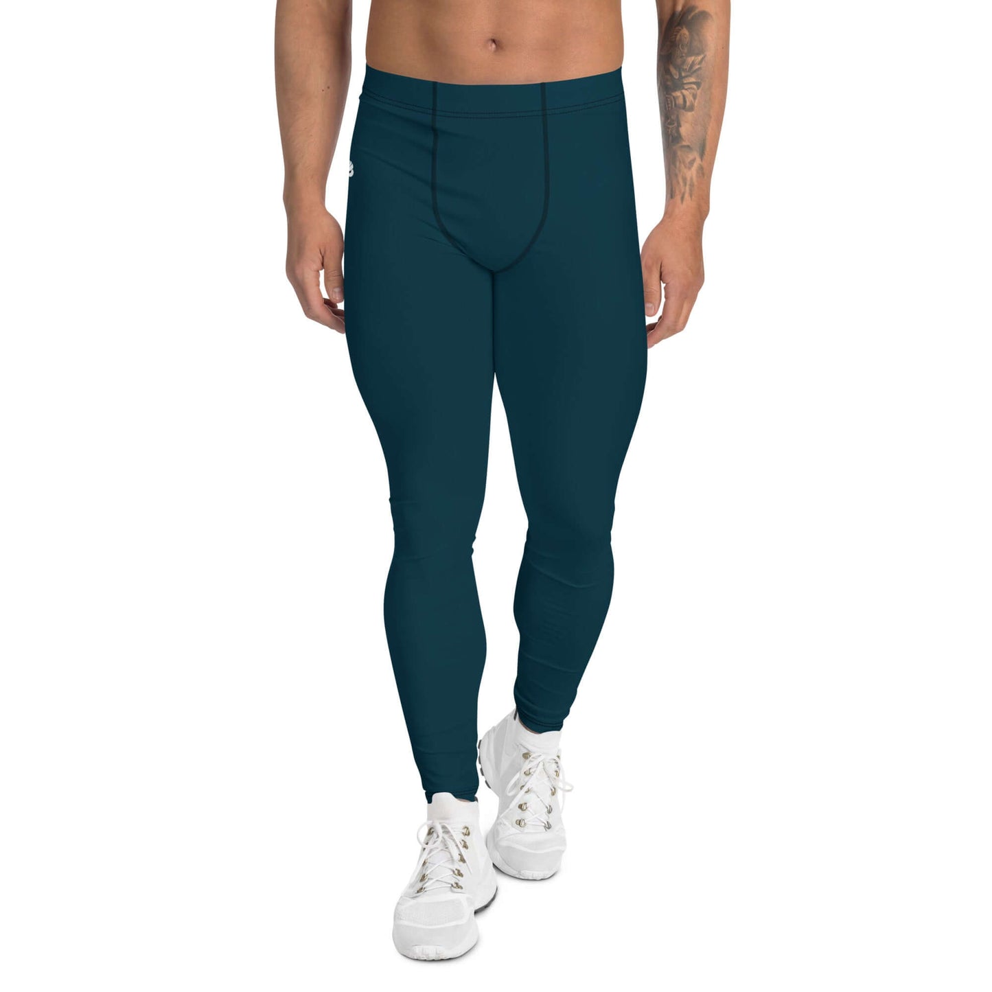 Model wearing Herren-Leggings N°6 in dark blue, perfect for sports and training, featuring four-way stretch for comfort.
