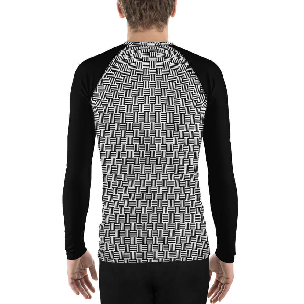 Herren-Rash-Guard N°26 in black and white pattern with ergonomic seams, offering sun and weather protection.