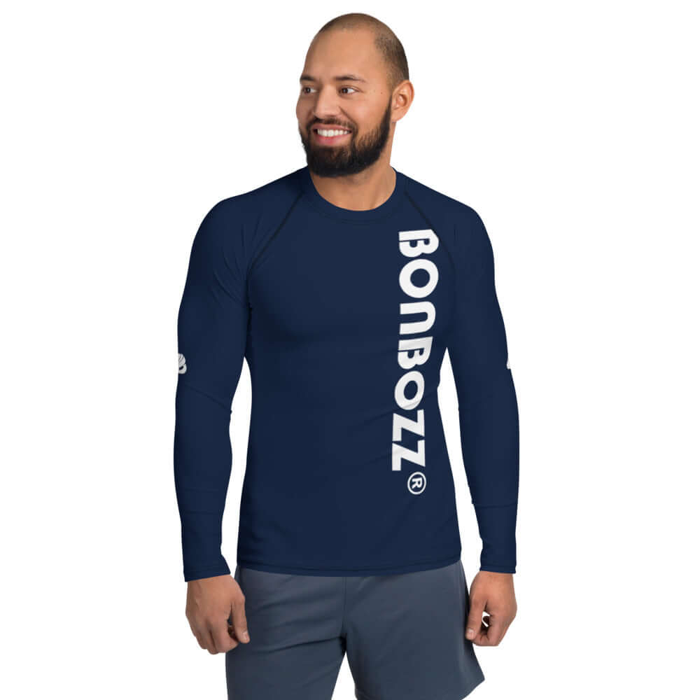 Herren-Rash-Guard N°18 in navy with ergonomic seams, long sleeves, and sporty design for ultimate sun and weather protection.