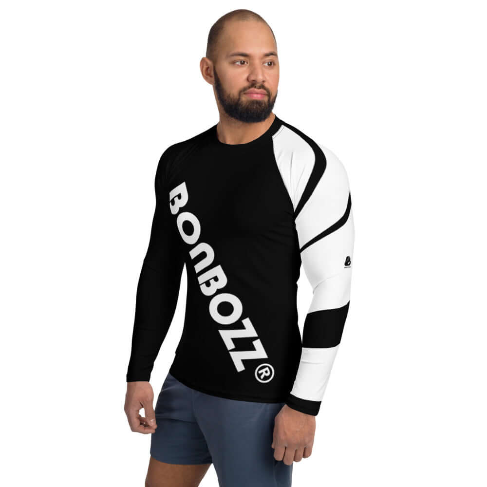 Herren-Rash-Guard N°5 in black and white with ergonomic design for sports protection against sun and wind.