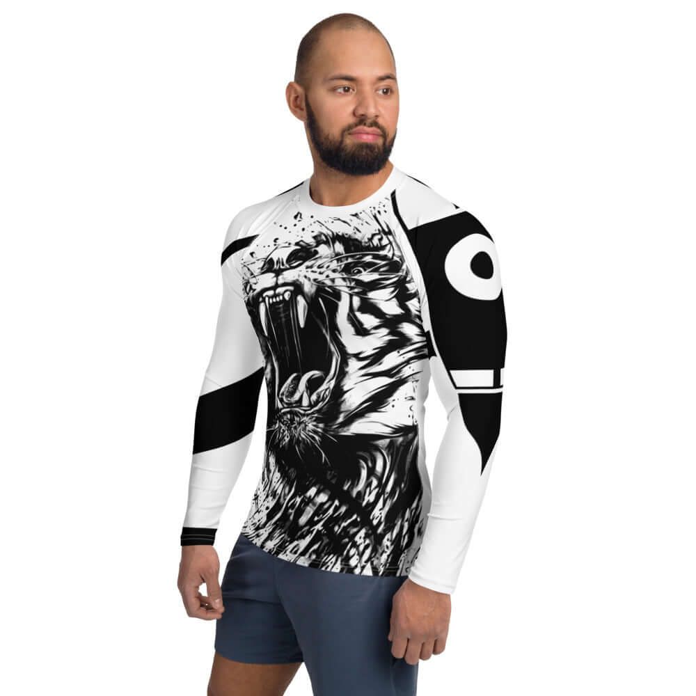Herren-Rash-Guard N°24 with fierce design, offering sun and weather protection, featuring long sleeves and ergonomic fit for active sports.