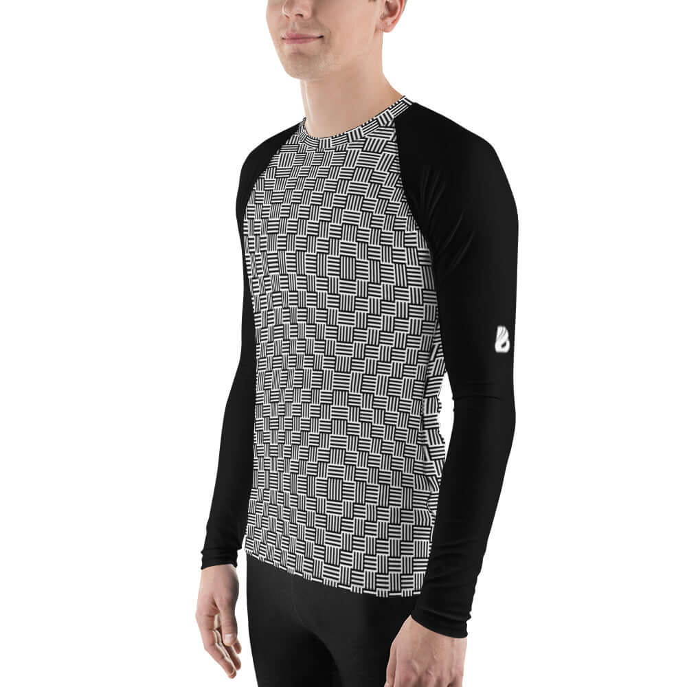 Herren-Rash-Guard N°26 in black and white design, perfect for sun, wind, and sand protection with comfortable fit and ergonomic seams.