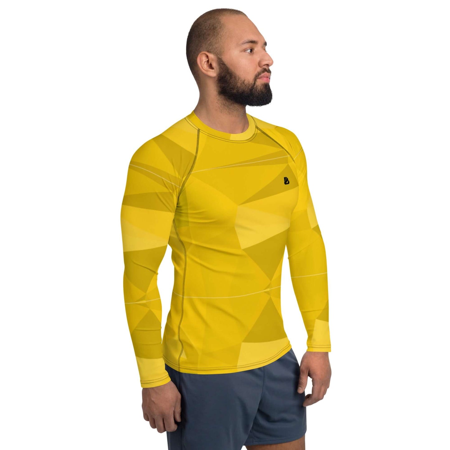 Herren-Rash-Guard N°31 in bright yellow, long-sleeved for sun and wind protection, worn by a model, showcasing ergonomic design.