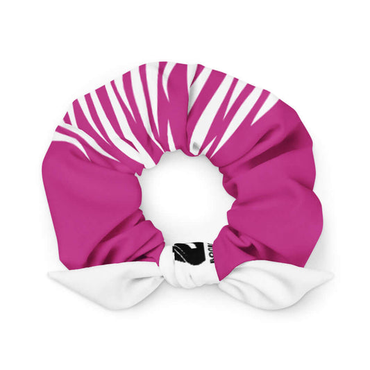 Scrunchie N°1 in pink and white pattern, offering stylish hair support with soft, stretchy material. Ideal for completing trendy outfits.