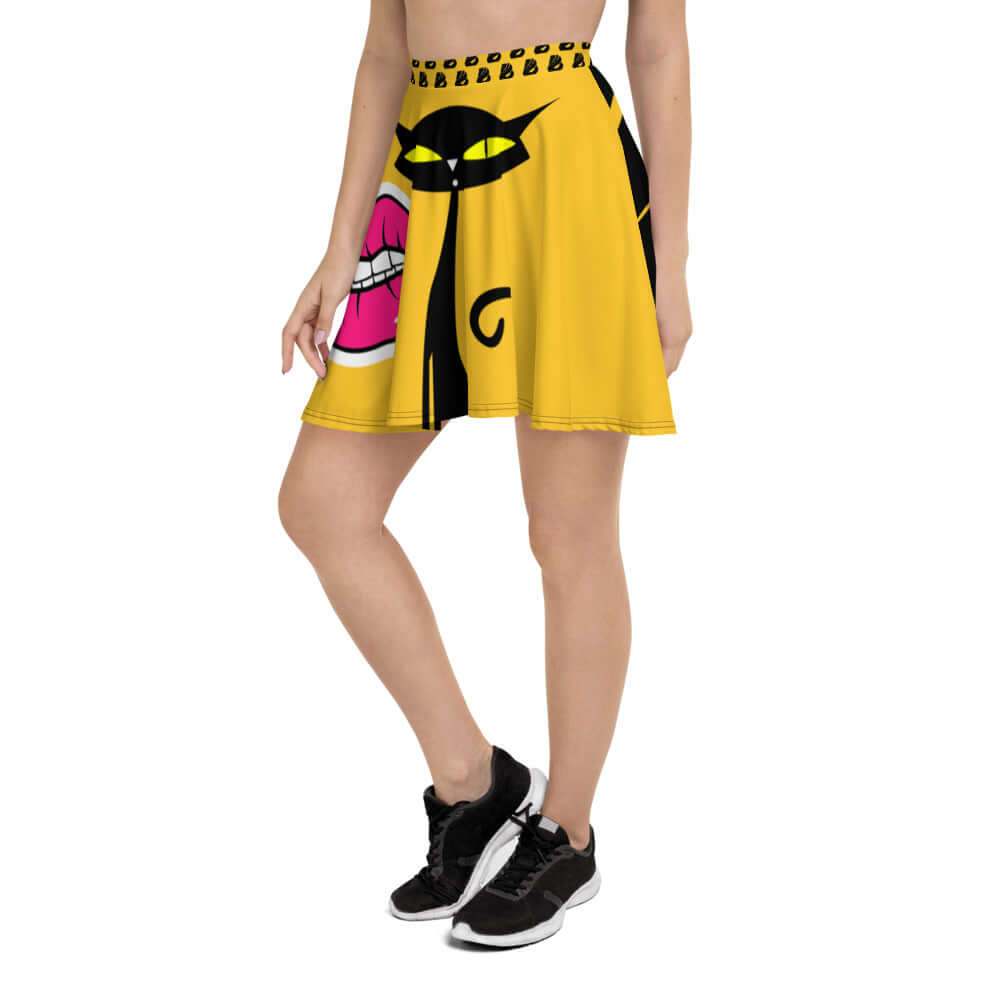 Woman wearing Skater-Rock N°6 with bold graphic design, mid-thigh length, yellow color, featuring an elastic waistband for comfort.