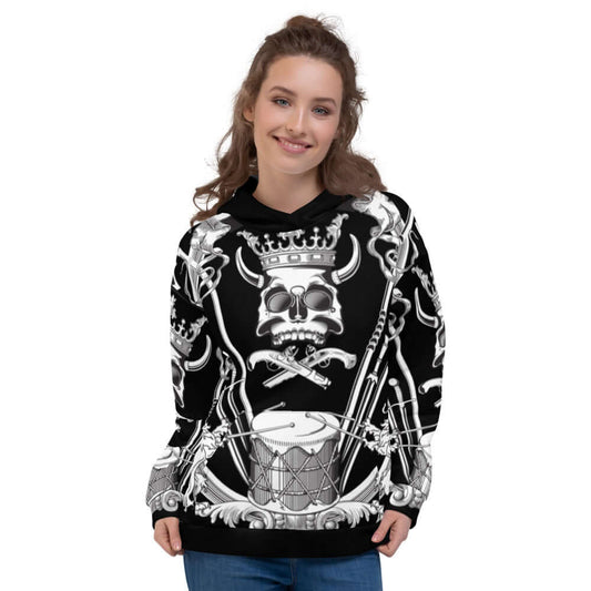 Woman wearing Unisex-Kapuzenpullover N°9 with a vivid skull and crown design, showcasing a soft and comfortable fit.