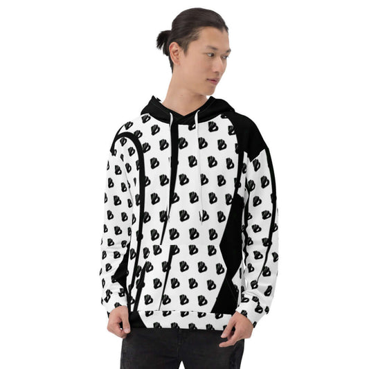 Unisex-Kapuzenpullover N°28 mit lebendigem Druck, weichem Innenfutter, Modell trägt bequemen Hoodie, perfekte Passform für kühle Abende