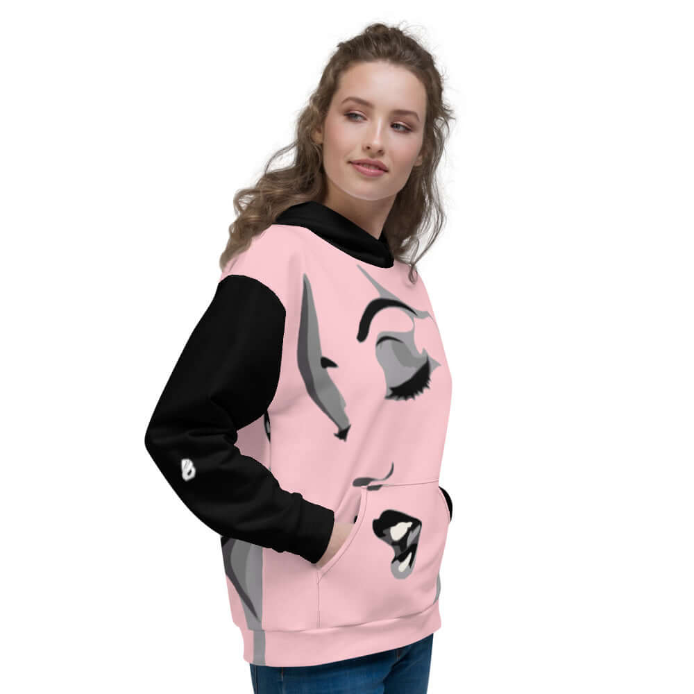 Unisex-Kapuzenpullover N°24, weicher Hoodie mit lebendigem Druck, Modell in lockerem Kapuzenpullover