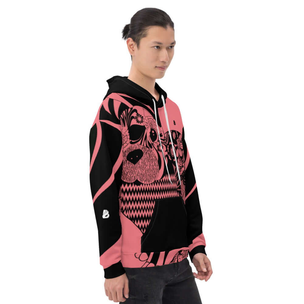 Model wearing Unisex-Kapuzenpullover N°33 with vibrant print and relaxed fit, perfect for cool evenings.