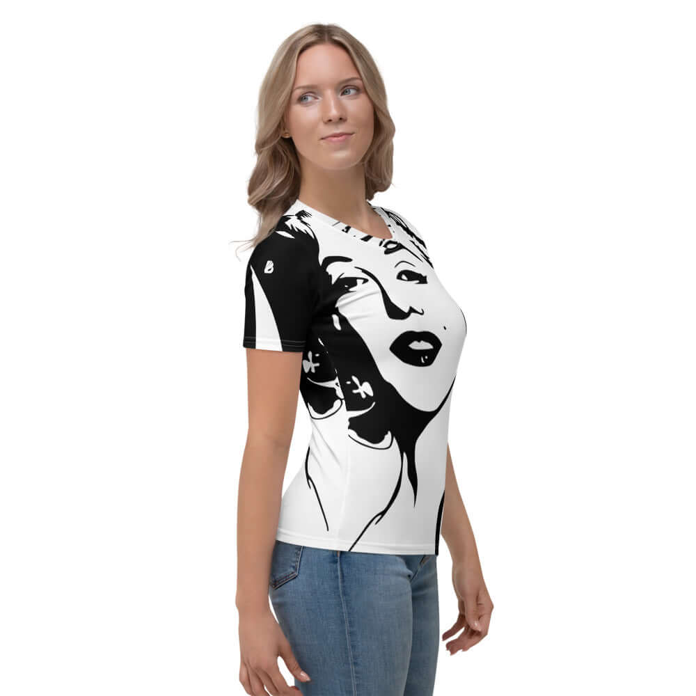 Woman wearing Damen-T-Shirt N°9, featuring a black and white artistic design, comfortable fit with four-way stretch fabric.