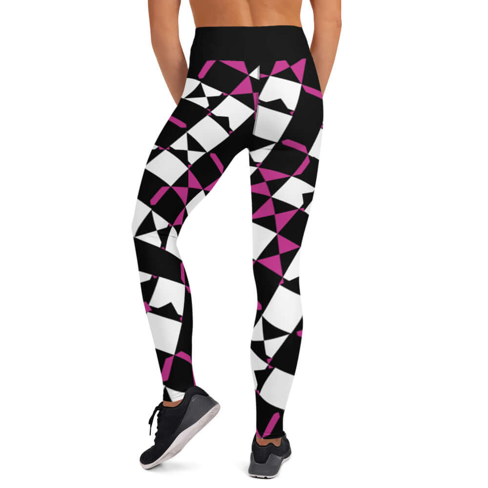 Yoga-Leggings N°24 with geometric black, white, and pink design showcasing four-way stretch and high-waist for comfort.