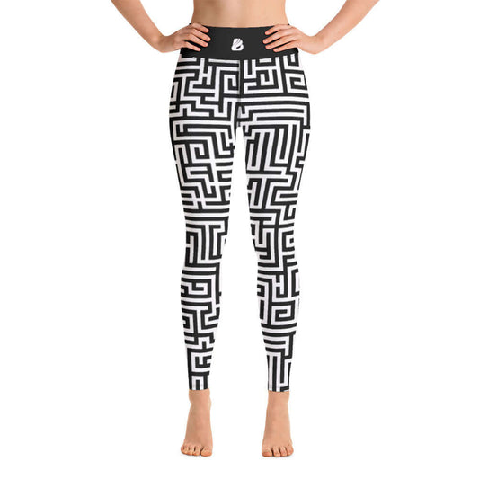 Yoga-Leggings N°32 in black and white maze pattern, super soft, stretchy, high-waisted, four-way stretch fabric