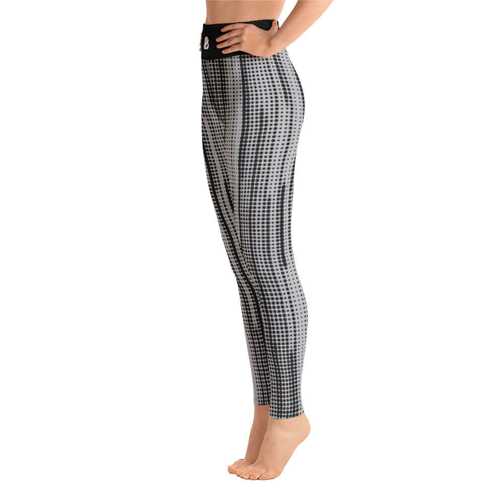Side view of Yoga-Leggings N°26 showcasing stretchy, soft microfiber fabric with a high waistband for comfort and flexibility.