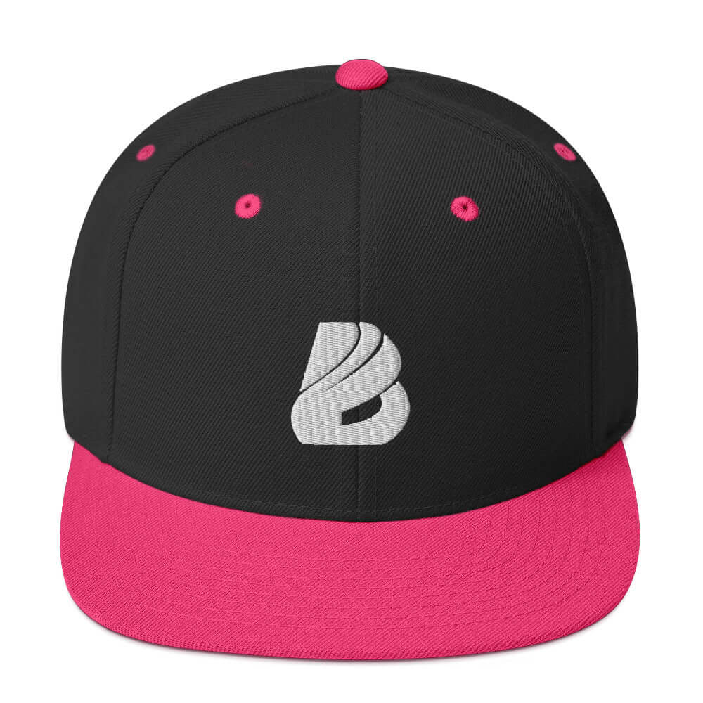 Snapback-Cap N°0 with flat pink brim and structured black high-profile design, featuring breathable embroidered eyelets and adjustable snap closure.