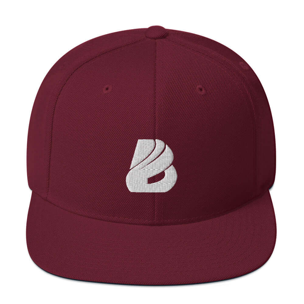Snapback-Cap N°0 in burgundy with classic fit, flat brim, and adjustable snap closure