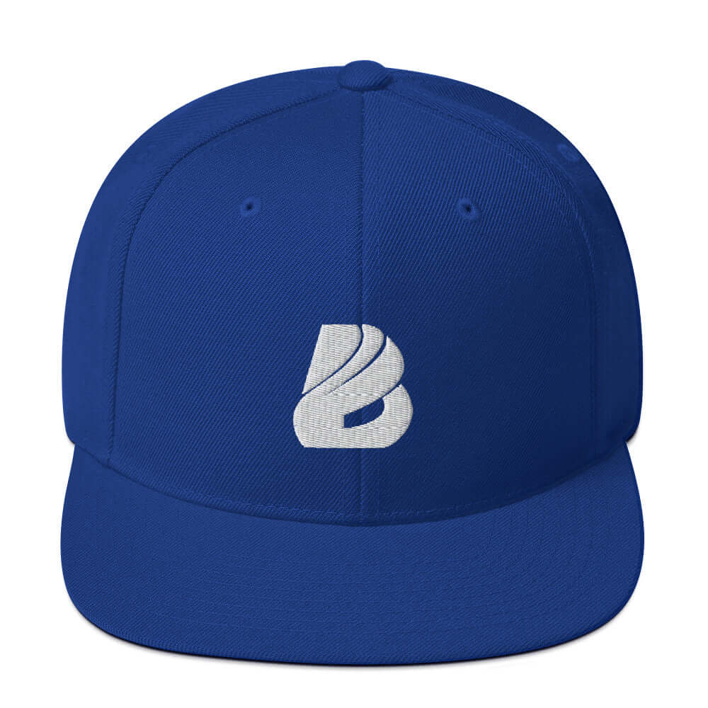 Snapback-Cap N°0 with classic fit, flat brim, blue color, adjustable snap and embroidered logo. High-profile, structured 6-panel design.