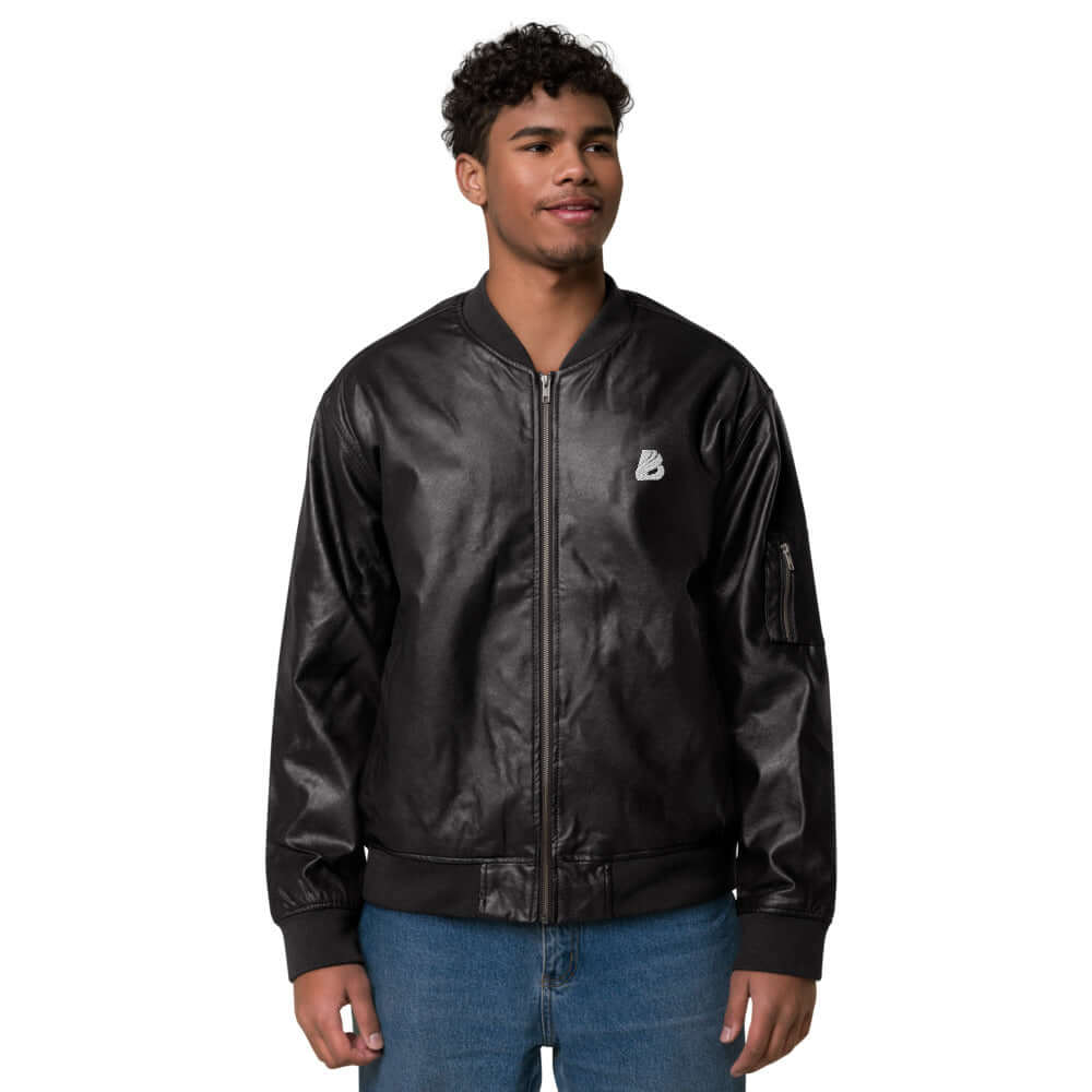 Man wearing Leder-Bomberjacke N°0, a classic PU leather jacket with casual fit and ribbed cuffs, perfect for stylish outfits.