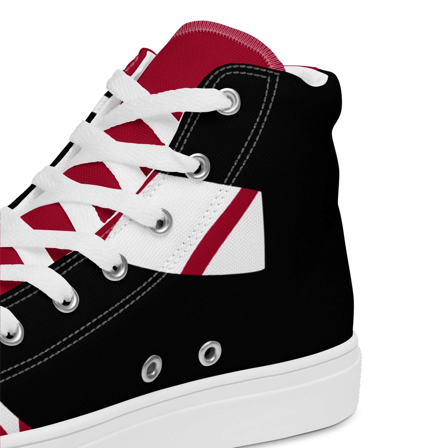 High-Top Leinenschuhe für Herren N°4 mit weißer Schnürung und gepolstertem Kragen, handgefertigt und trendig in schwarz-weiß-rot Design.