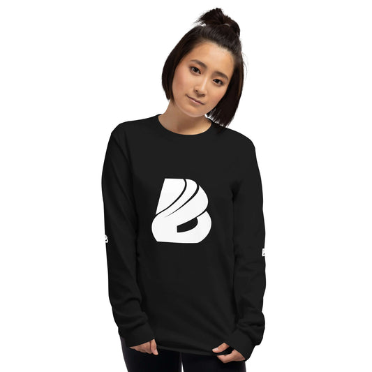 Unisex-Langarmshirt N°0 worn by a model, black with white logo, ribbed cuffs, made from 100% jersey cotton, perfect for cooler days.