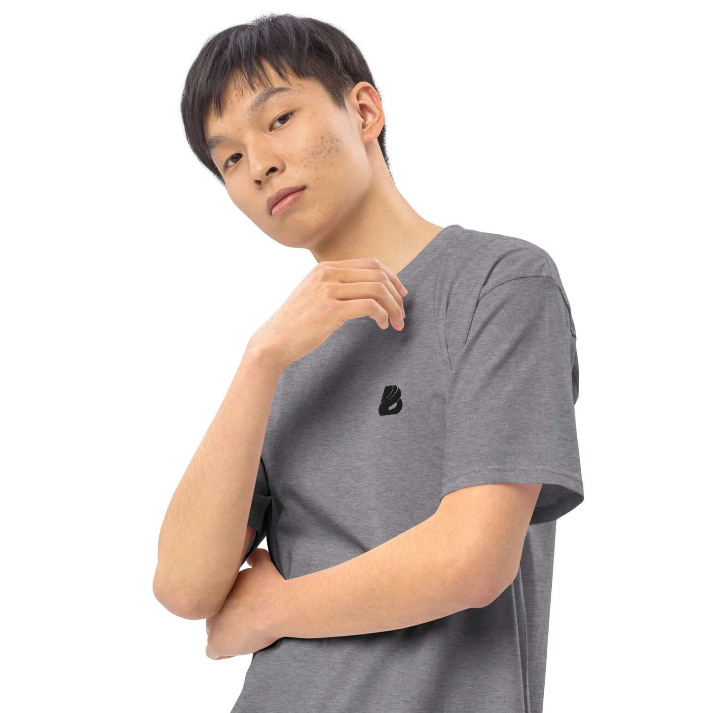 Man wearing Schweres Premium T-Shirt für Herren N°0 in grey, displaying stylish fit and soft cotton material.